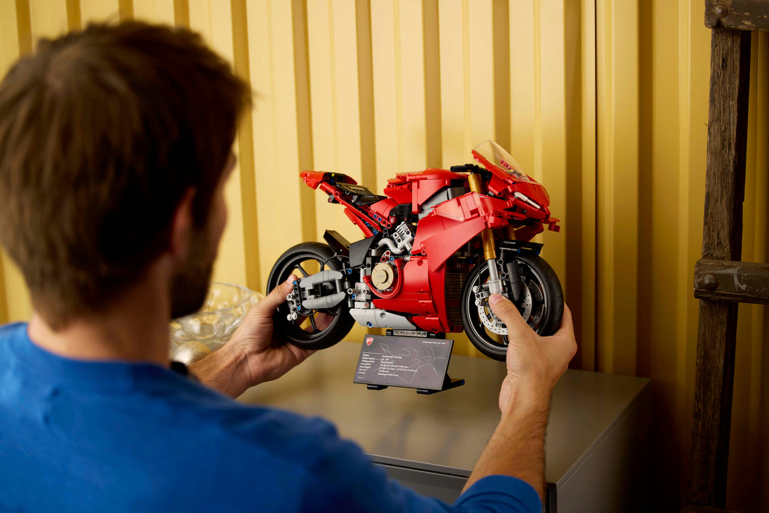 Ducati Panigale V4 S motor - LEGO® Technic 42202