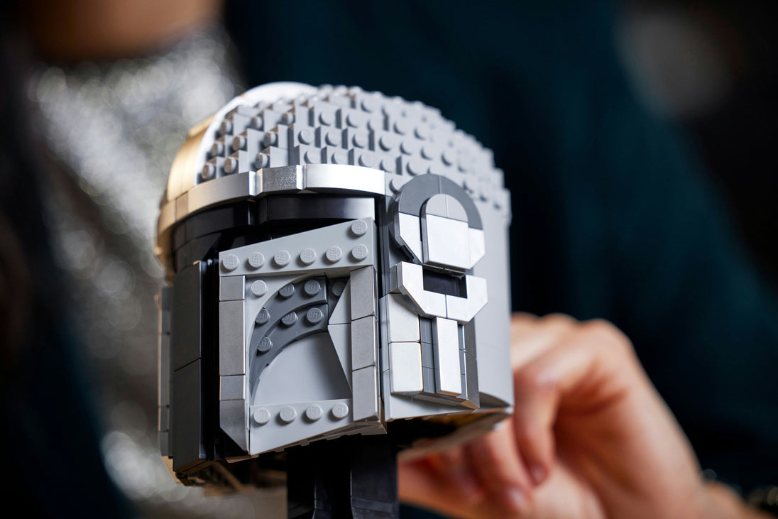 The Mandalorian™ helm - LEGO® Star Wars™ 75328