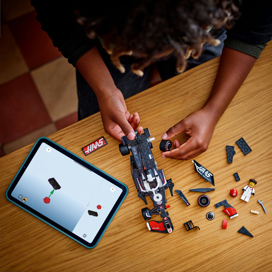 MoneyGram Haas F1® Team VF-24 racewagen - LEGO® Speed Champions 77250