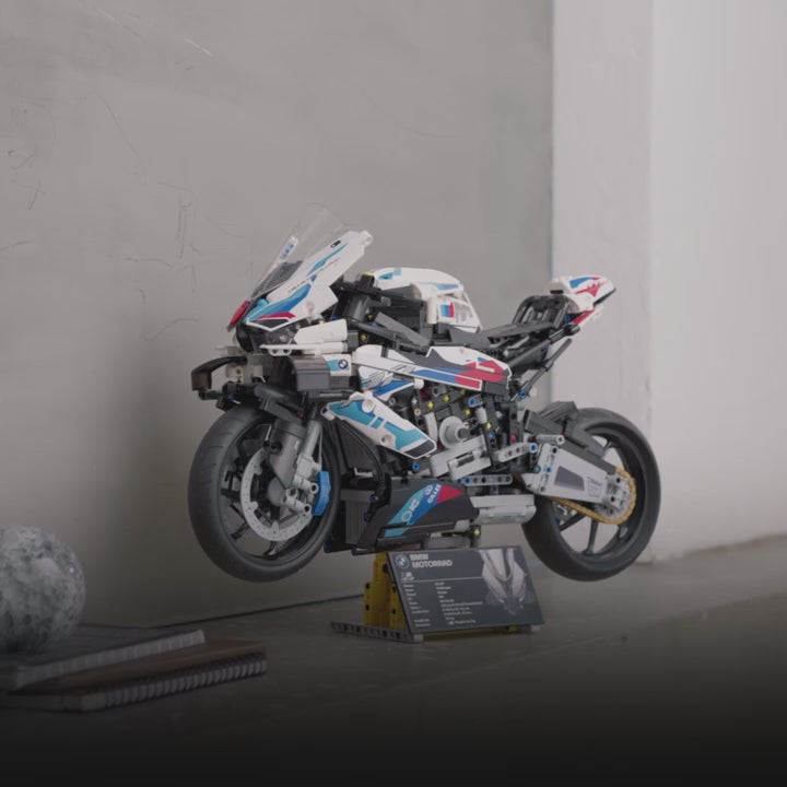 BMW M 1000 RR - LEGO® Technic 42130